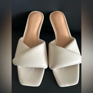 Abercrombie Puffy Twist Heels, size 8